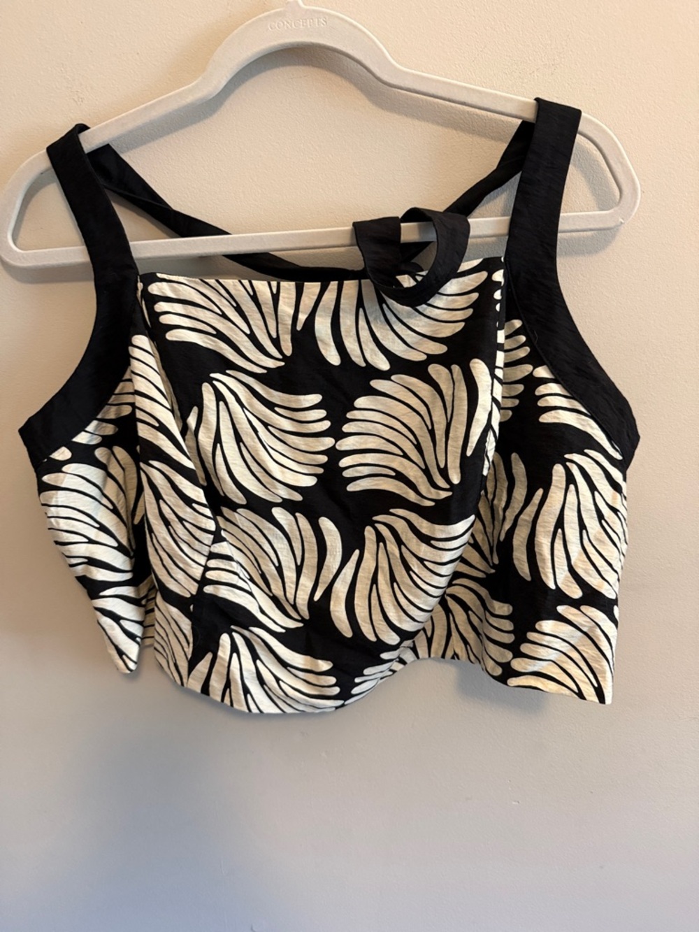 New no tags - Black and White Abstract Print Crop Tank
